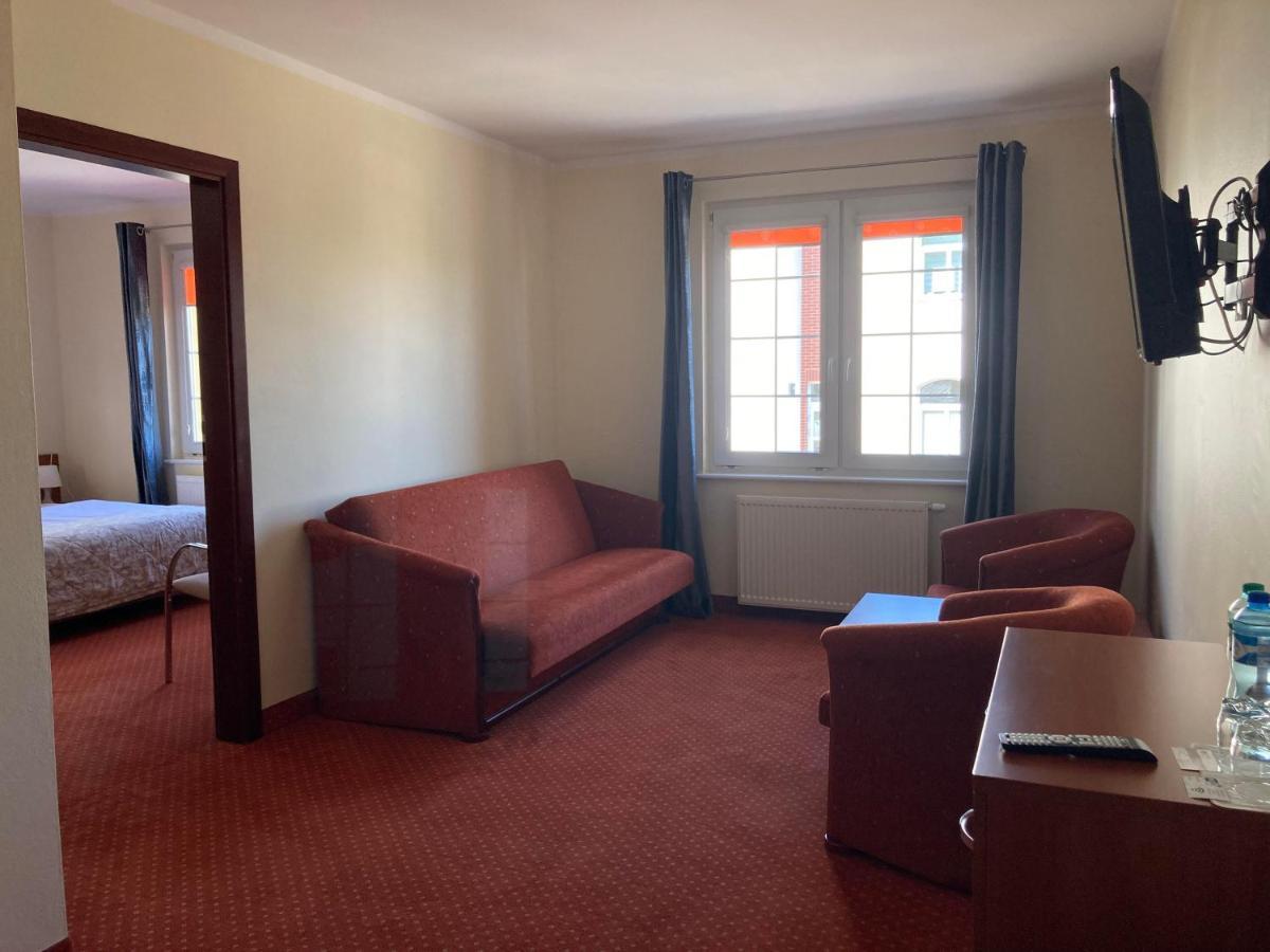 Hotel Gryf Kościerzyna Kültér fotó