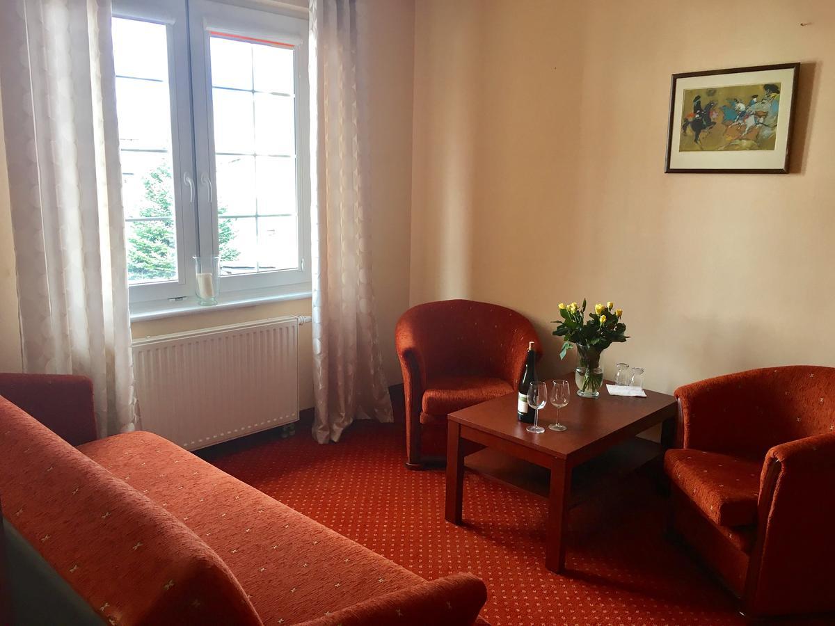 Hotel Gryf Kościerzyna Kültér fotó